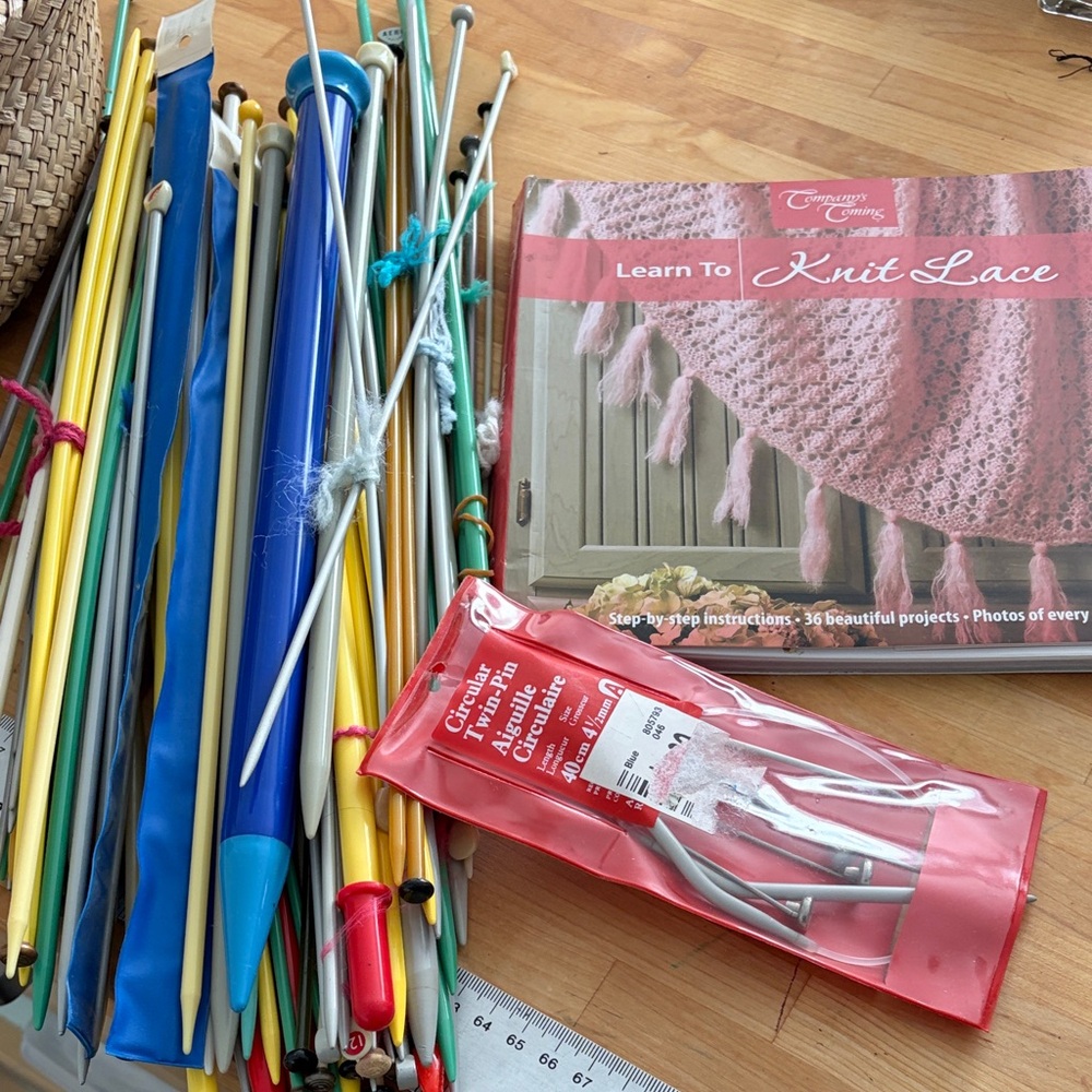 Knitting Needle Set with Case